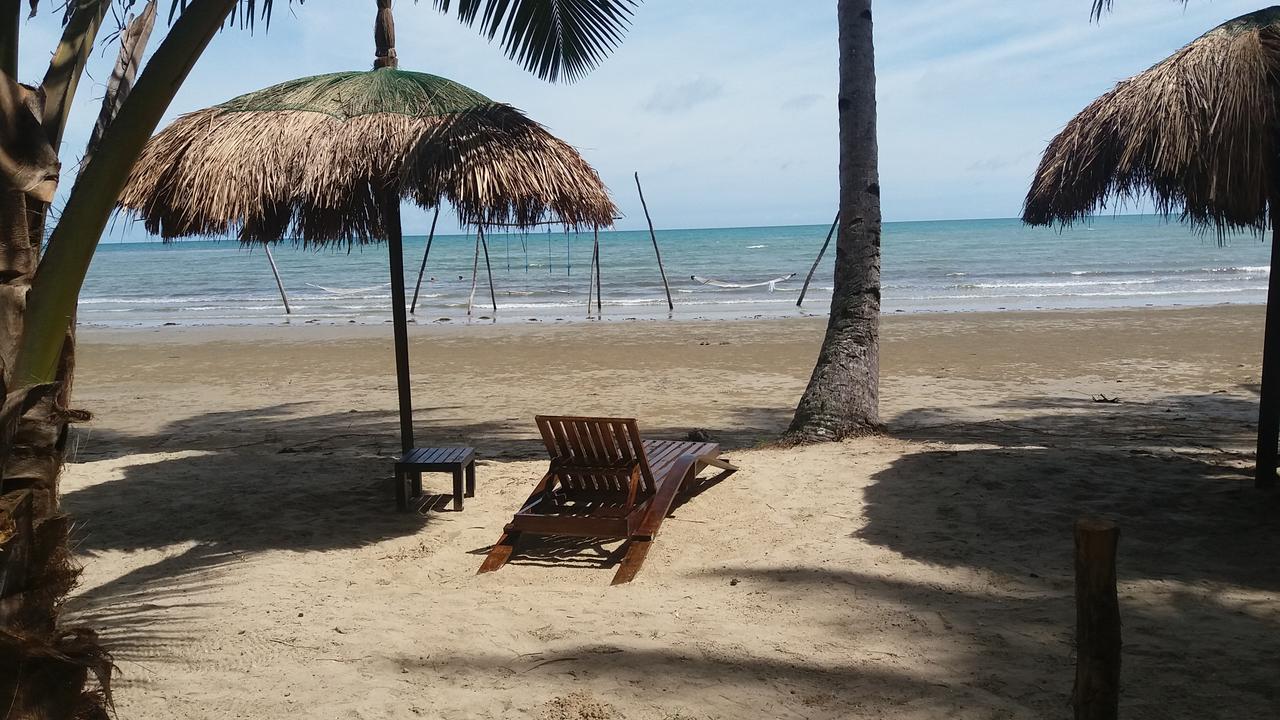 Peace & Love Beach Club Hotel Roxas  Exterior photo