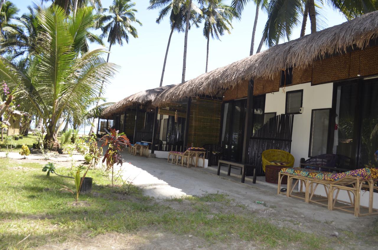 Peace & Love Beach Club Hotel Roxas  Exterior photo